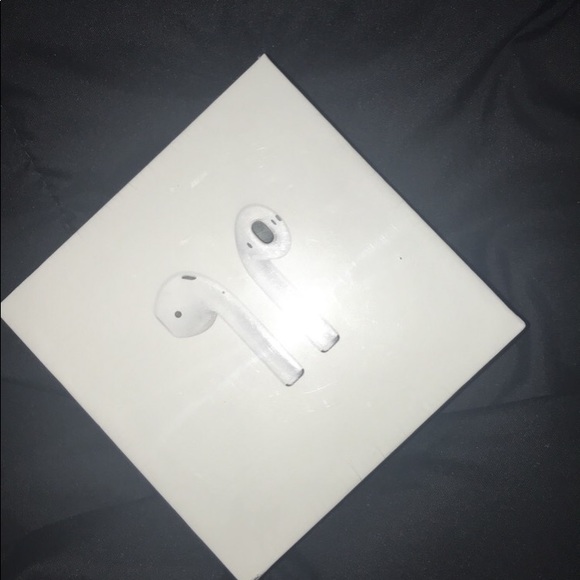 BRAND NEW UNOPENED APPLE AIRPODS !